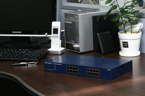 NETGEAR JGS516 Unmanaged Blau - Image 5