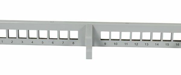 Patch Panel 16xTP,CAT6A, incl.Keystone Slim-line mit Kabelklemme, 19″, 1HE(t 92mm) mit Kabelbügel, Lichtgrau, Synergy 21,