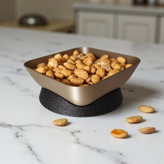 Schräg gestellte Snackschale (Sockel + Schale) – 221×221×72 mm, 3D gedruckt