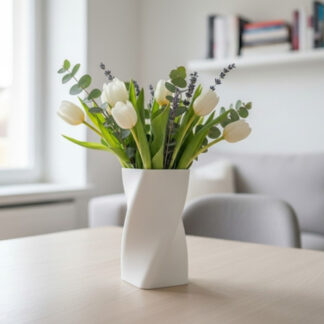 Geschwungene Vase Nr. 2 von 3, 3D gedruckt — 180×113×113 mm, PLA, Schwarz/Weiß