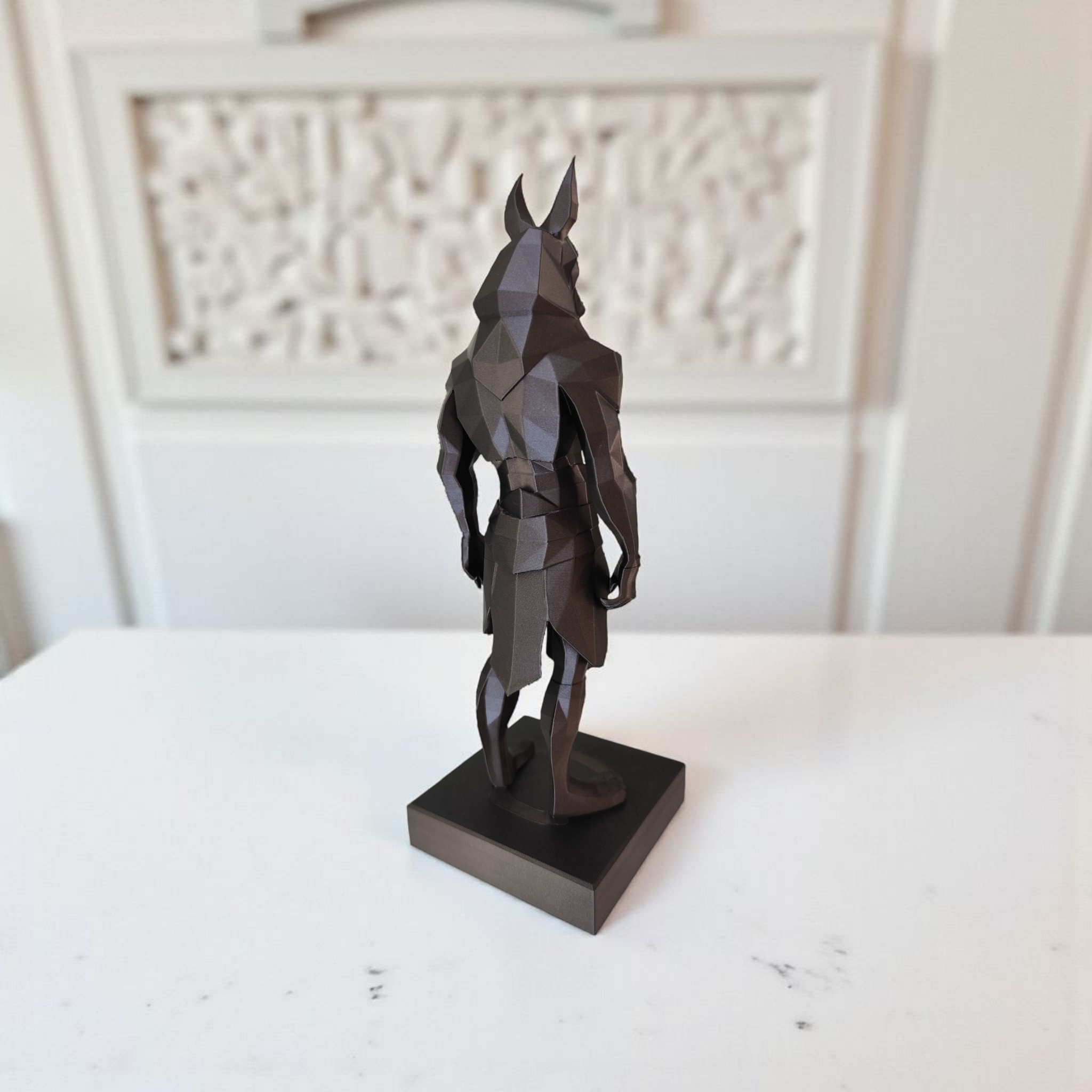 Sculpture #38 – Minimalistische Low-Poly-Anubis-Statue, 3D gedruckt (29 x 29 x 83 mm) – Bild 6