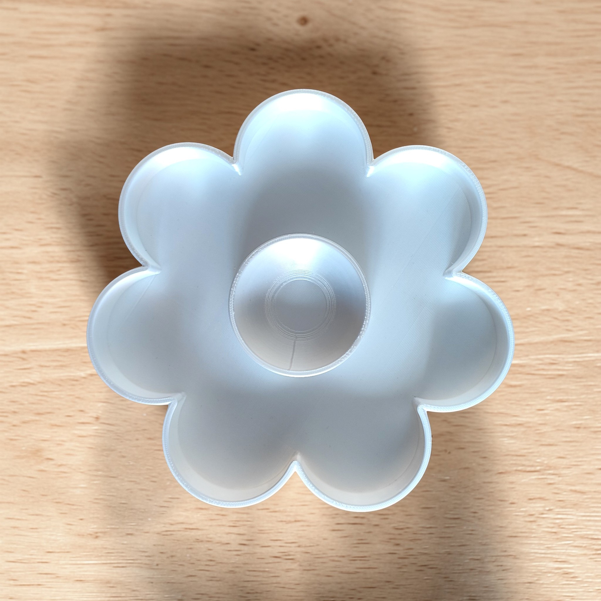 Blumenförmige Low-Poly Dekoschale, 3D gedruckt — 236 x 232 x 25 mm – Bild 3