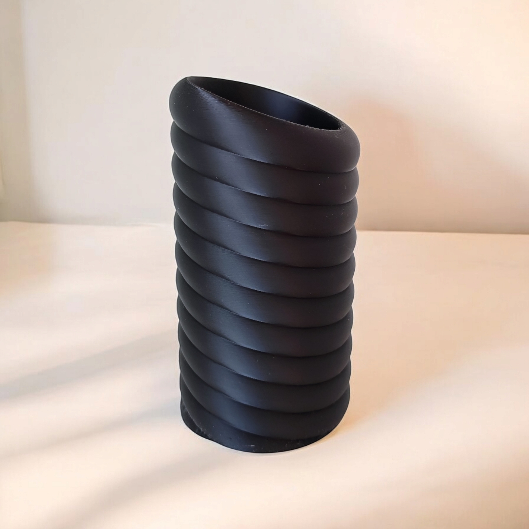 Swirly Vase — 3D gedruckt — 76 x 80 x 143 mm – Bild 4