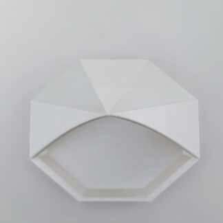 Pyramidal Tray – Große geometrische Schale 150 x 127 x 156 mm (3D gedruckt)