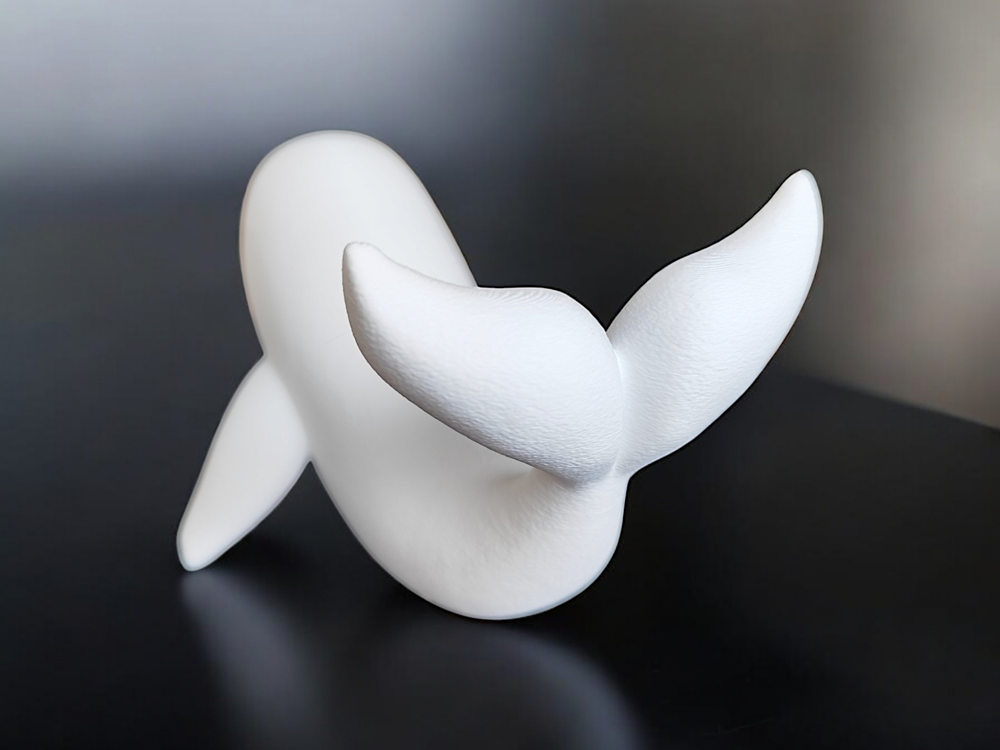 Skulptur „The Whale“ – 3D gedruckt, 85 x 126 x 73 mm, mattweißes PLA – Bild 5